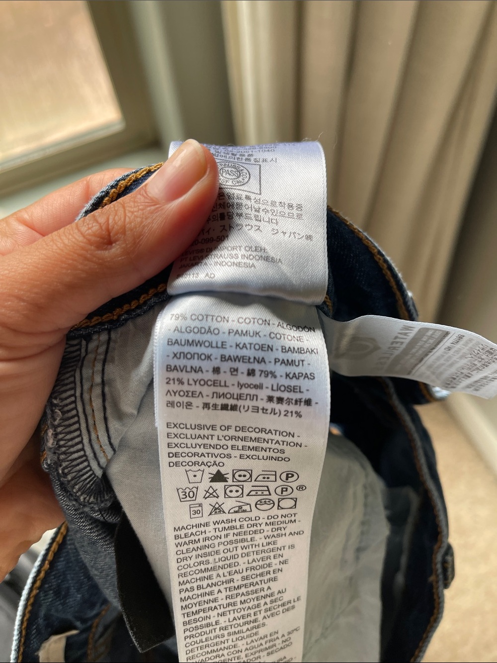 Levi’s Dark Wash Ribcage Straight Lyocell Blend - Picture 6 of 6